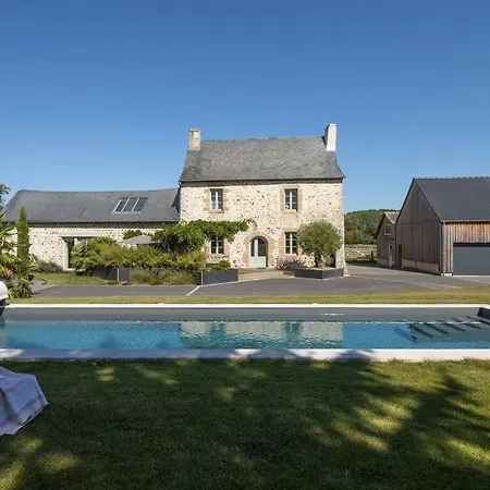 Manoir De La Nogrie: Charming 5-star Estate With Private Access And Heated Pool Val-d'Ize