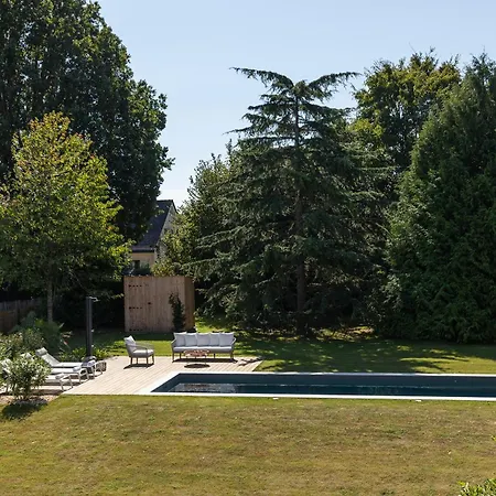 Manoir De La Nogrie: Charming 5-star Estate With Private Access And Heated Pool Bed & Breakfast